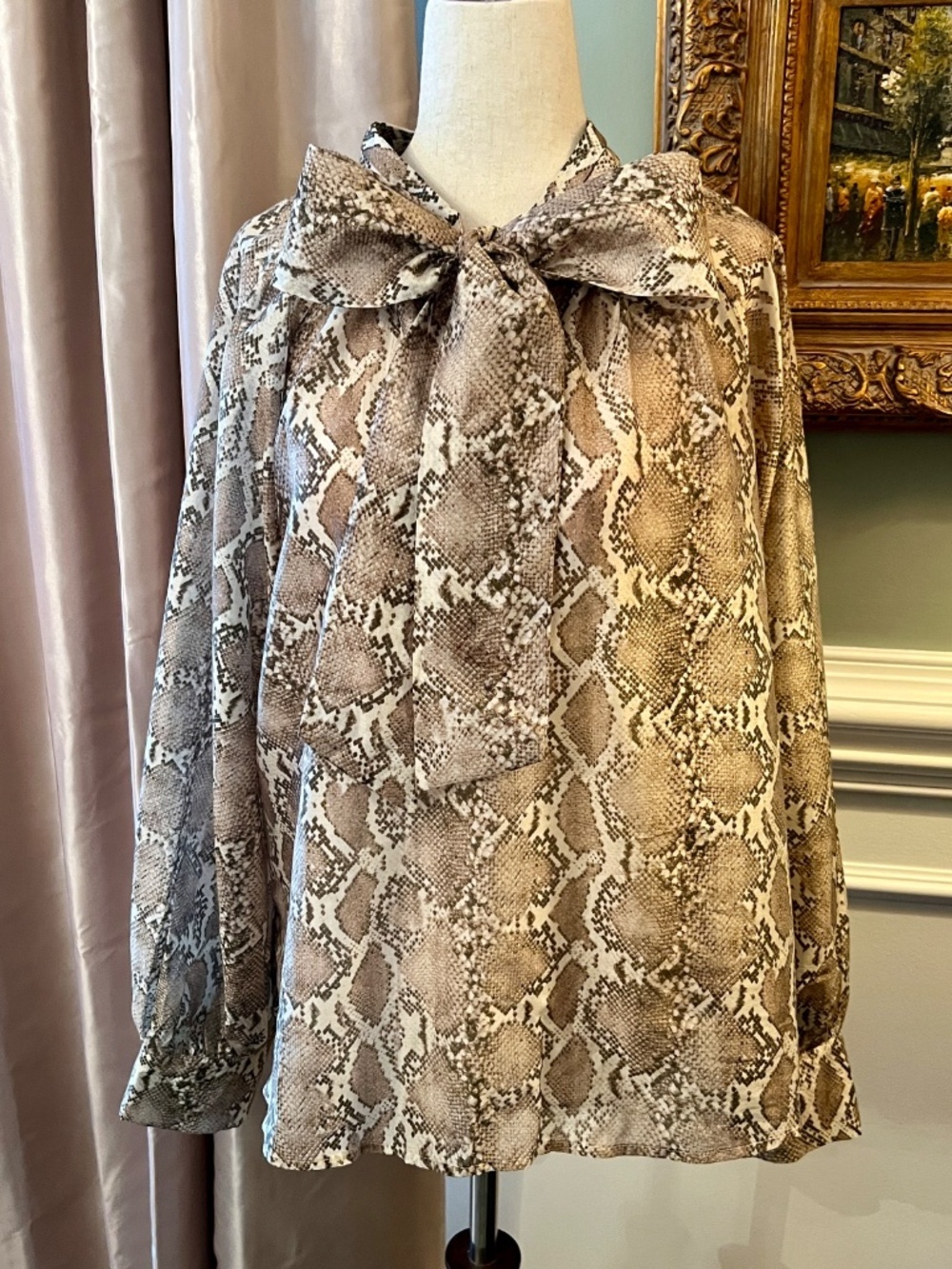 NWOT Bailey 44 Python Snake Print Bow Neck Blouse Shirt Top Size LARGE - Picture 4 of 8